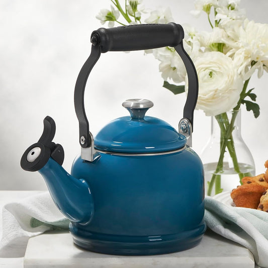 Dluxe Ave. ( Limited Edition) Demi 1.1 L Kettle Kit + 2 Mugs 400 ML Seattle Le Creuset Orange