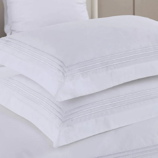Dluxe Ave. ( FULL/ QUEEN ) 3pc Percale Royal {Duvet Cover} Set/ White