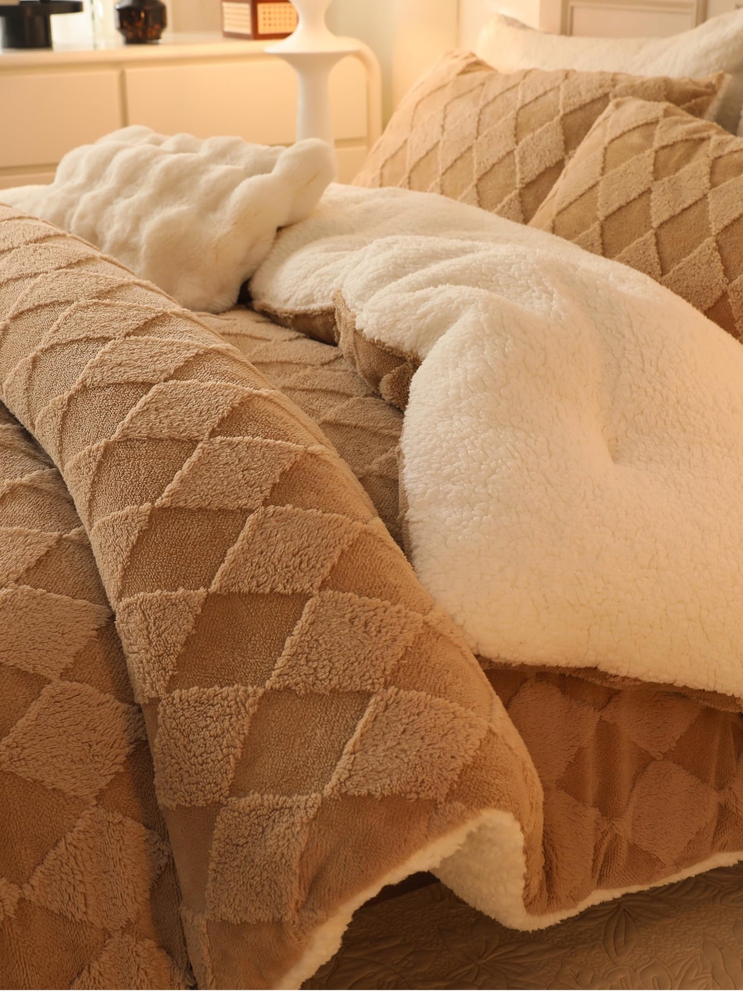 hadamick Tufted Fleece Comforter Set Queen - Super Soft Warm Fluffy Shaggy Bedding Sets Diamond Plaid Jacquard Bed Set for Winter 1 Sherpa Comforter with 2 Pillow Cases (90"X90" Beige)