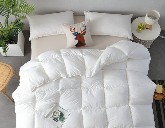 Dluxe Ave. (FULL/ QUEEN/ KING) Feather-Soft Quilt for Autumn and Winter