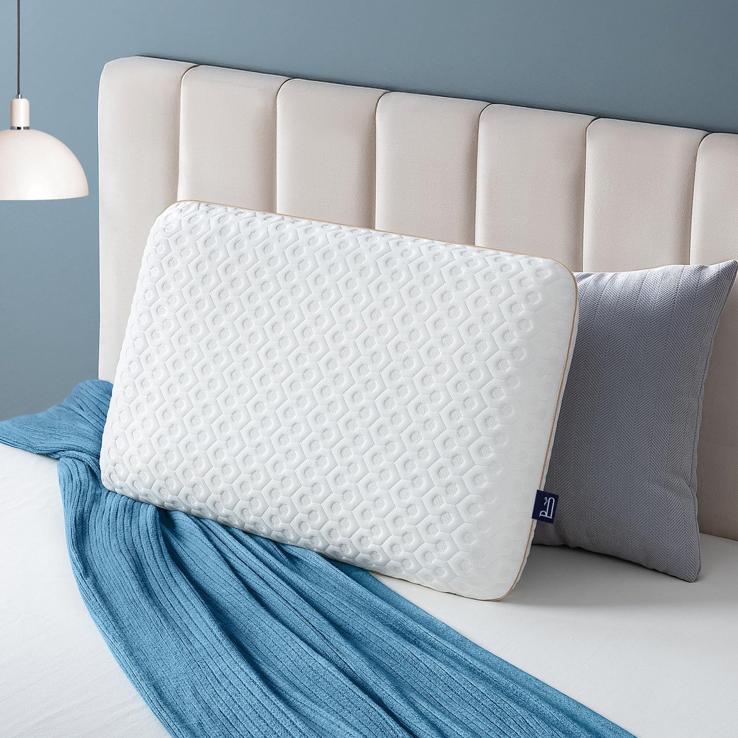 Dluxe Ave. ( KING) Memory Foam Pillow, { MEDIUM FIRM } Luxury Hotel Quality
