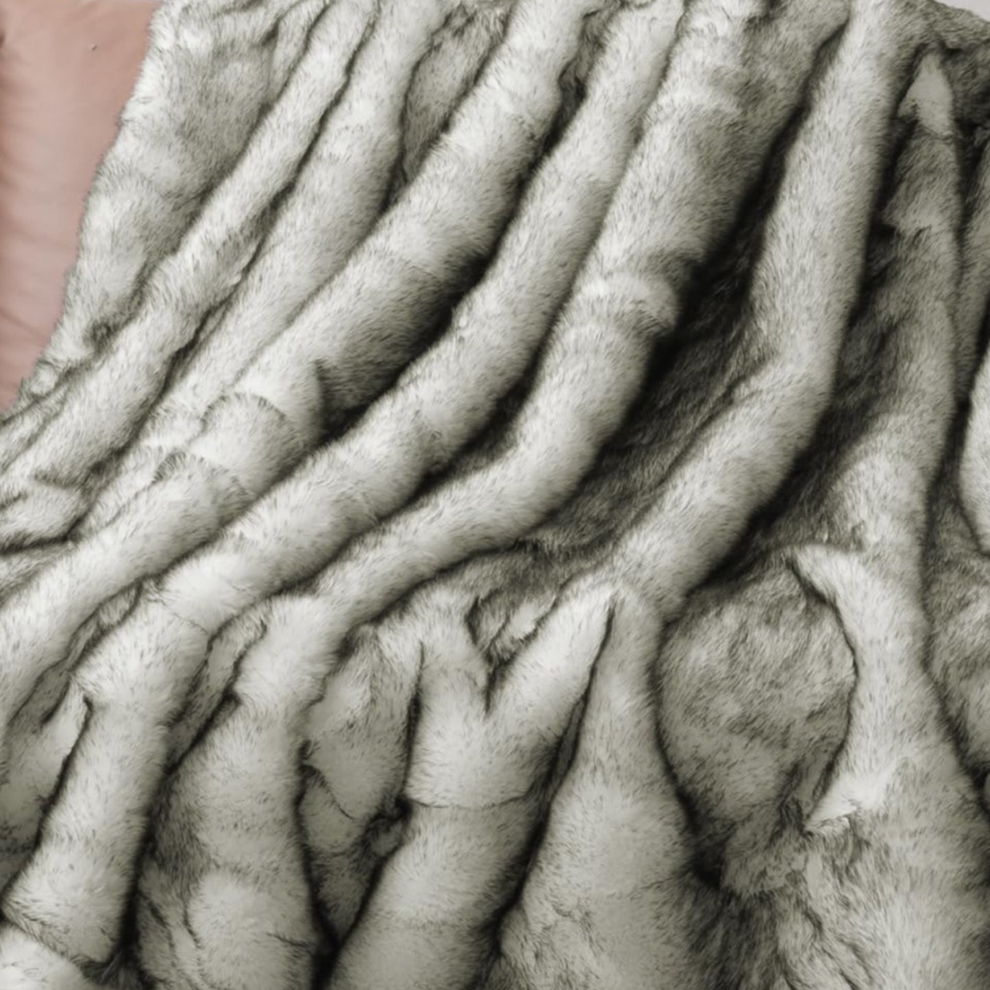 Dluxe Ave. ( TWIN )Luxury Faux Fur Blanket, Super Thick Warm Long Fluff FuzzyBlanket, for Bed or Sofa (White) 60"x80"
