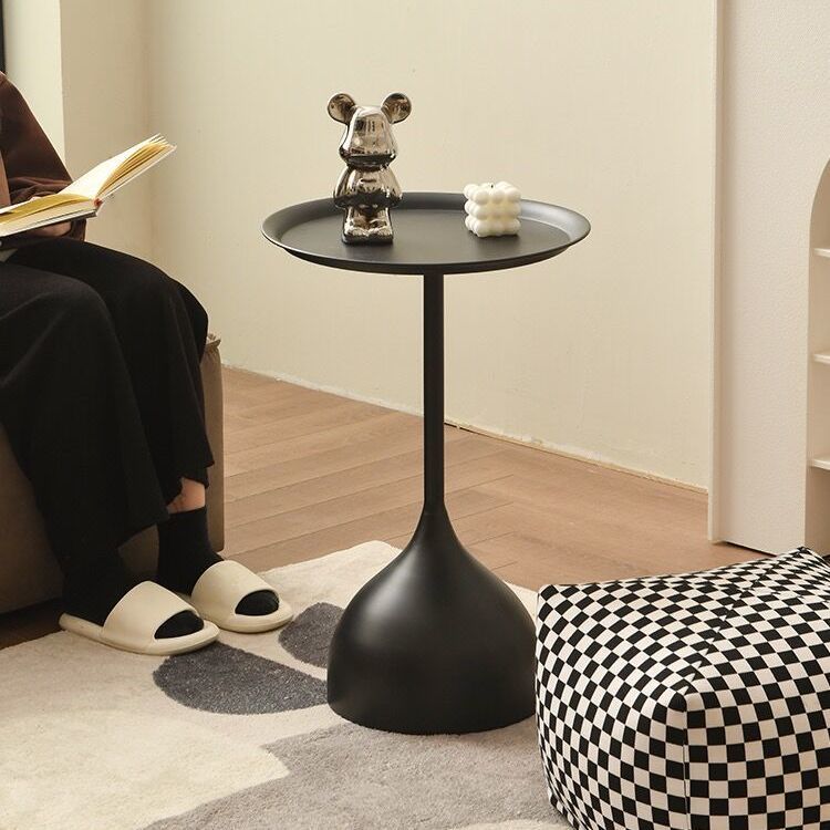 Minimalist Iron Art Round Side Table