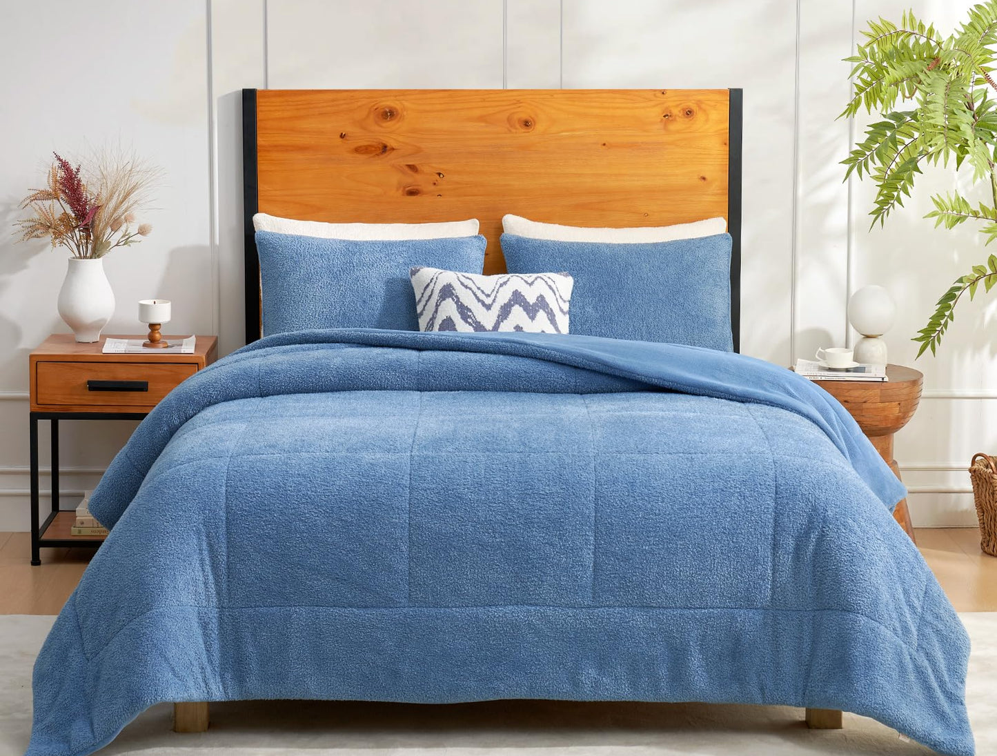 Dluxe Ave. ( TWIN )  2 Piece Comforter Set/ Blue