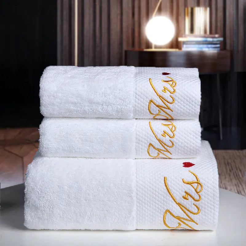 Dluxe Ave. Hotel Bedding and Towels with Custom Logo