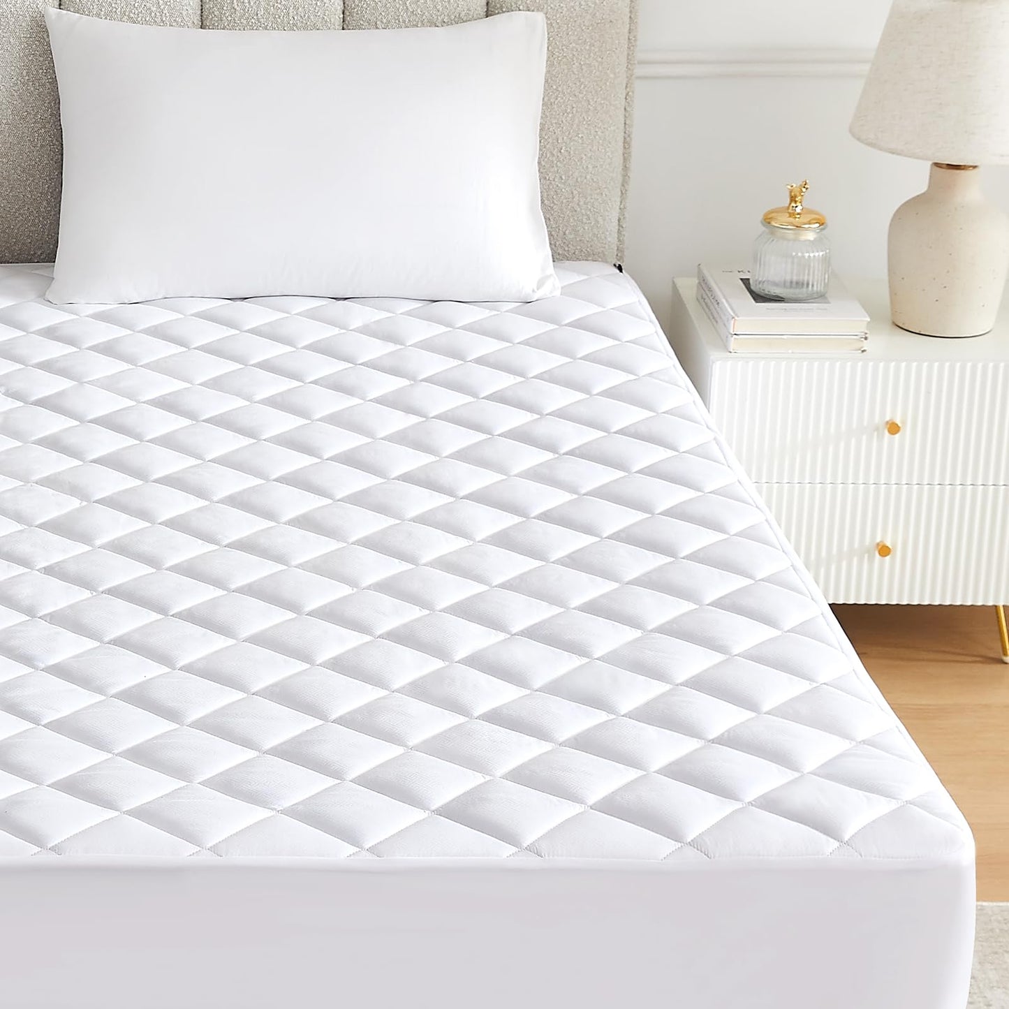 Dluxe Ave. ( KING ) Quilted Fitted Cooling Mattress Protector,Fitted 21 Inches, White