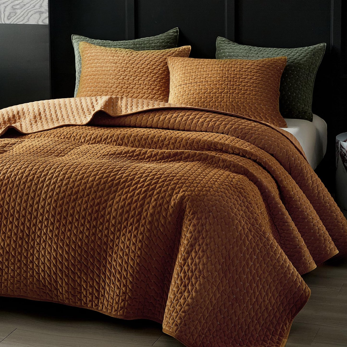 Dluxe Ave. ( QUEEN ) 3 Pcs Luxury Velvet Quilt Set, for All Season, Gold Caramel