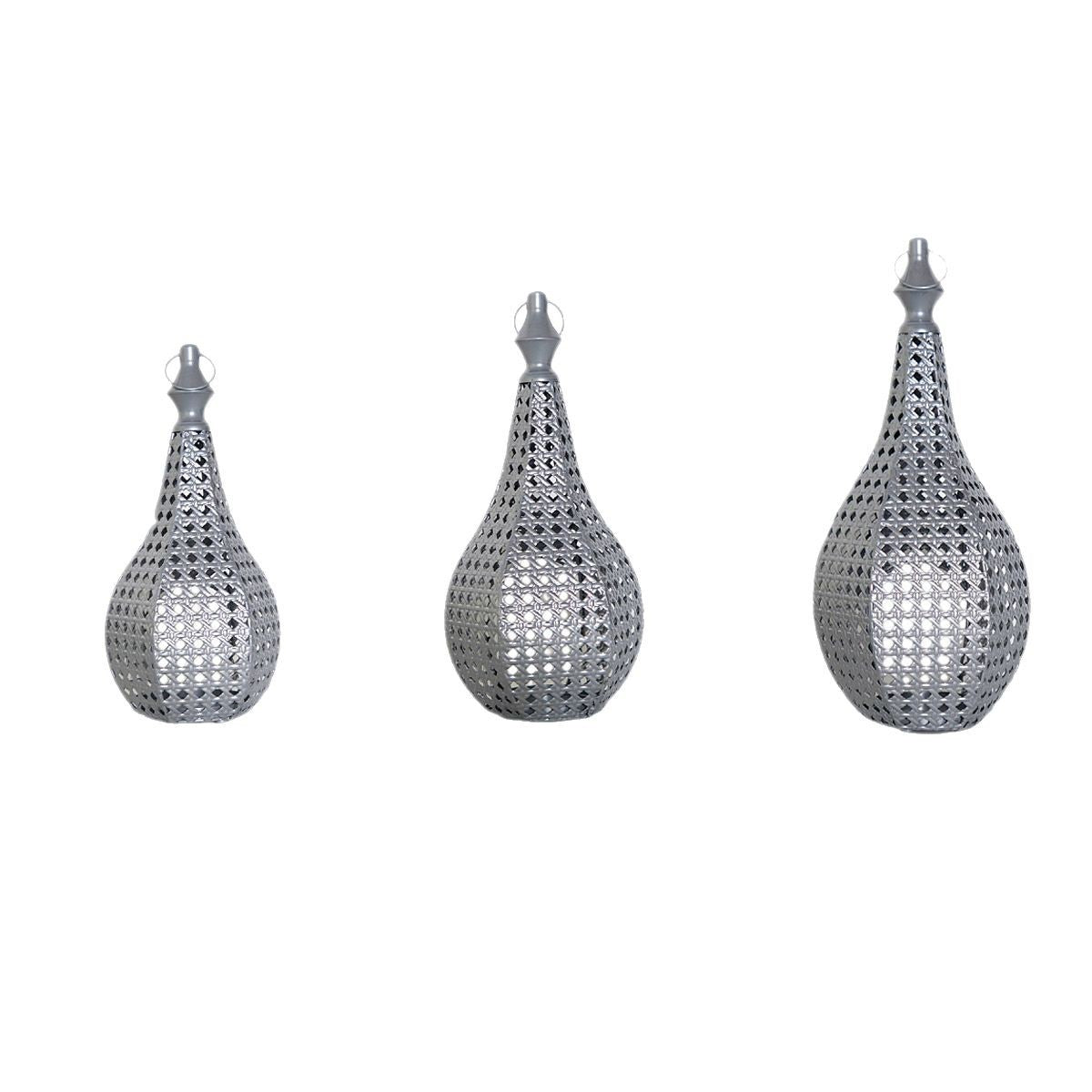 Metal candle holder with hollow-out craftsmanship