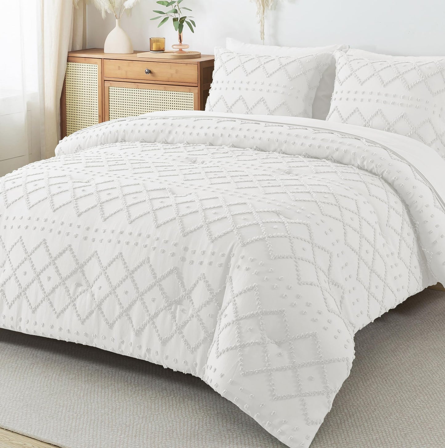 Dluxe Ave. ( QUEEN ) 7 Pcs Comforters Set with Sheets/ White