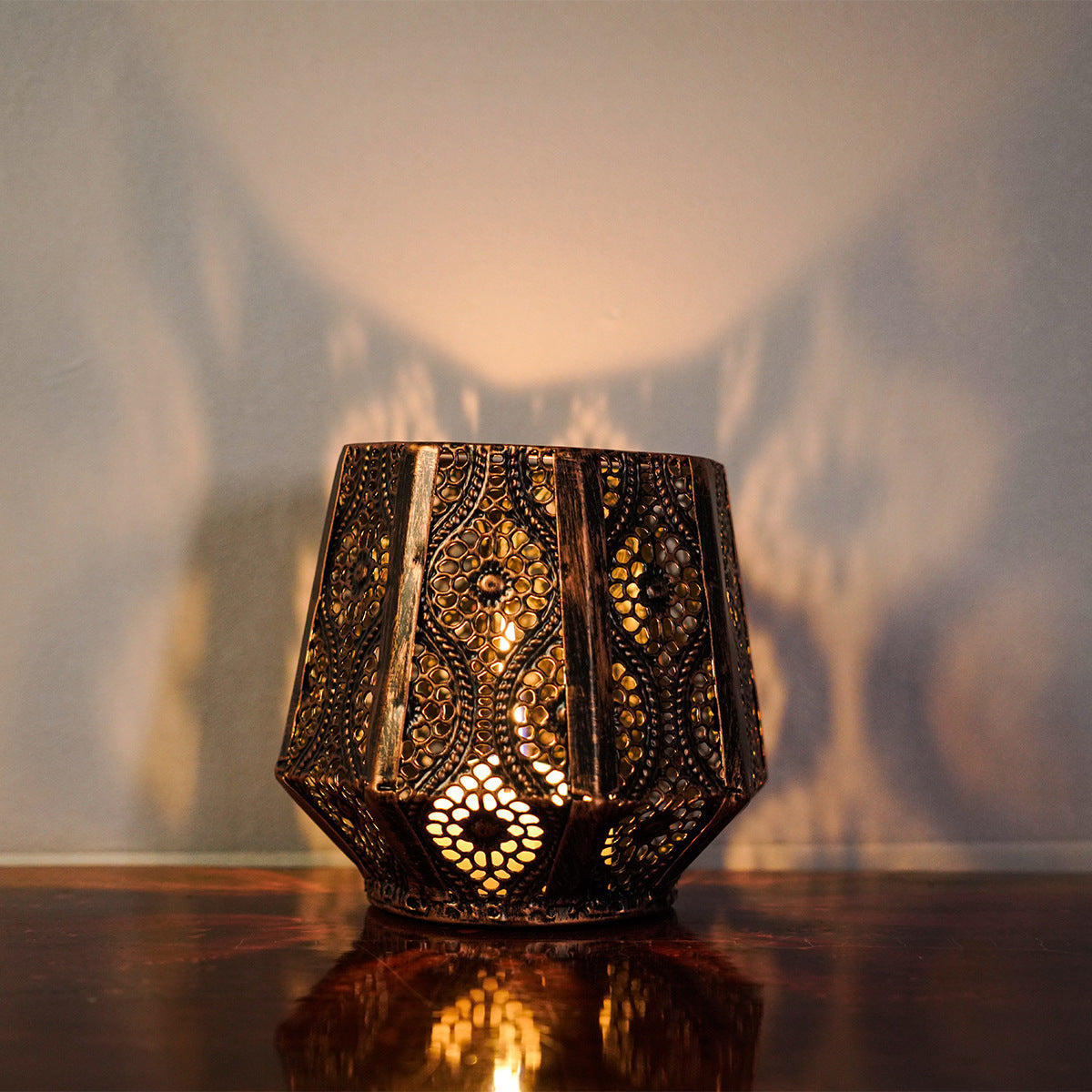 Creative Retro Moroccan Candle Holder Hollow Pattern Iron Bronze Candle Holder Home Decoration
