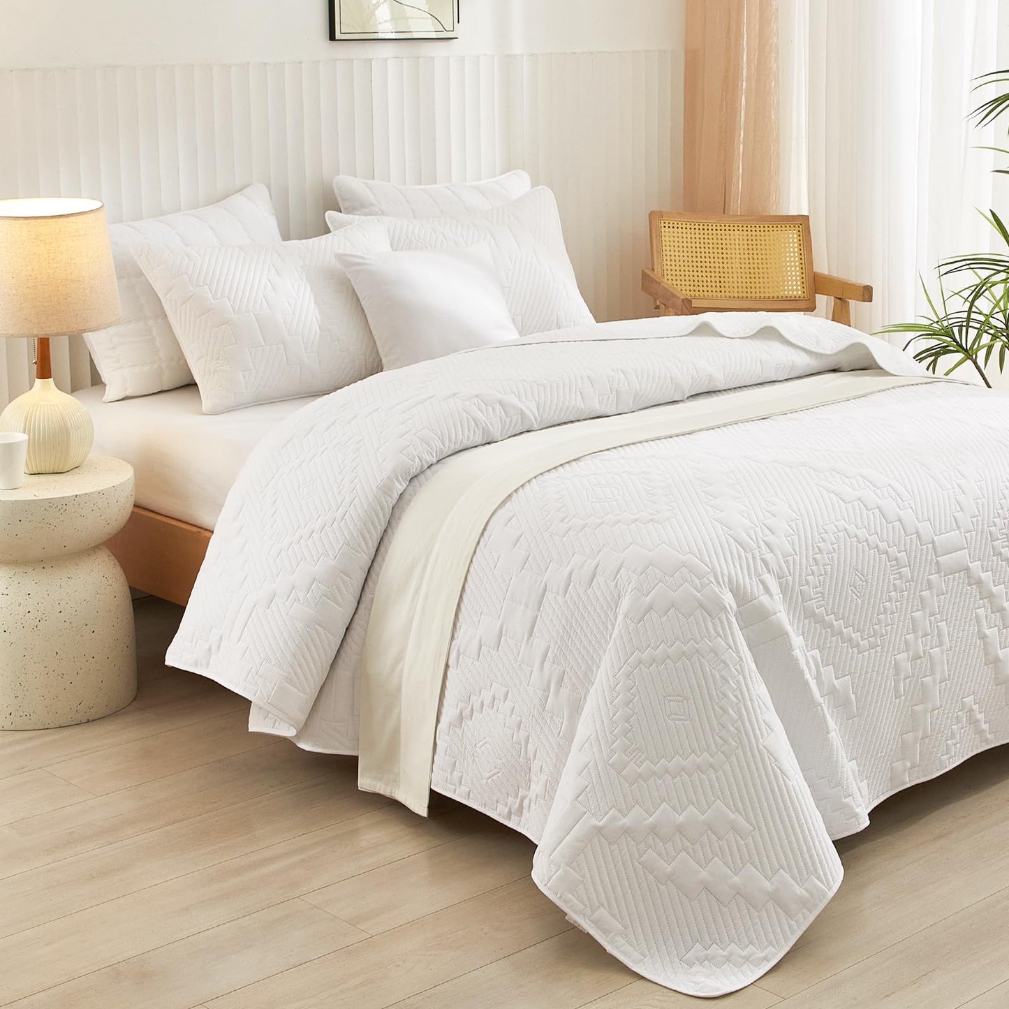 Dluxe Ave. ( FULL/ QUEEN ) 3 Pcs Quilt Bedding Set/ Lightweight Summer Bedspread/ White