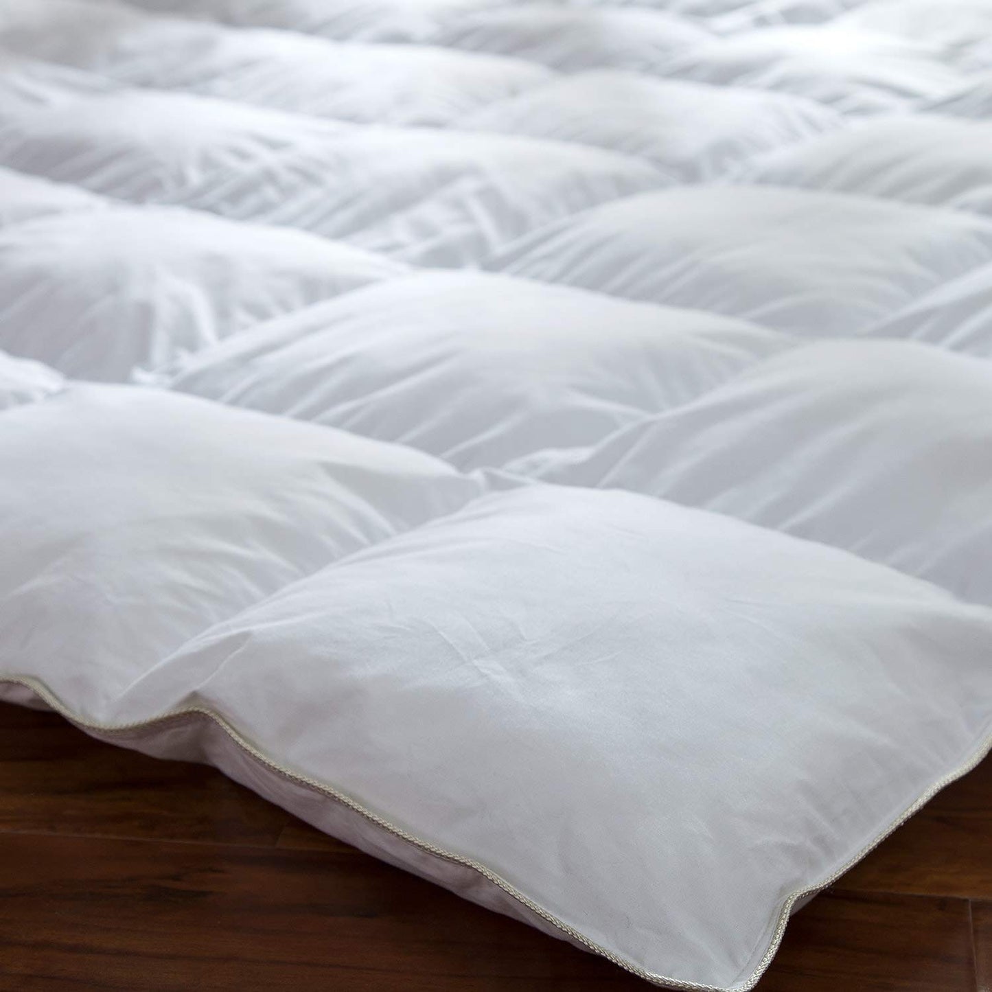 Dluxe Ave. ( QUEEN ) 600-Thread-Count Egyptian Cotton Goose Down Comforter/ 55 oz. Fill Weight Baffle Box Design, / White