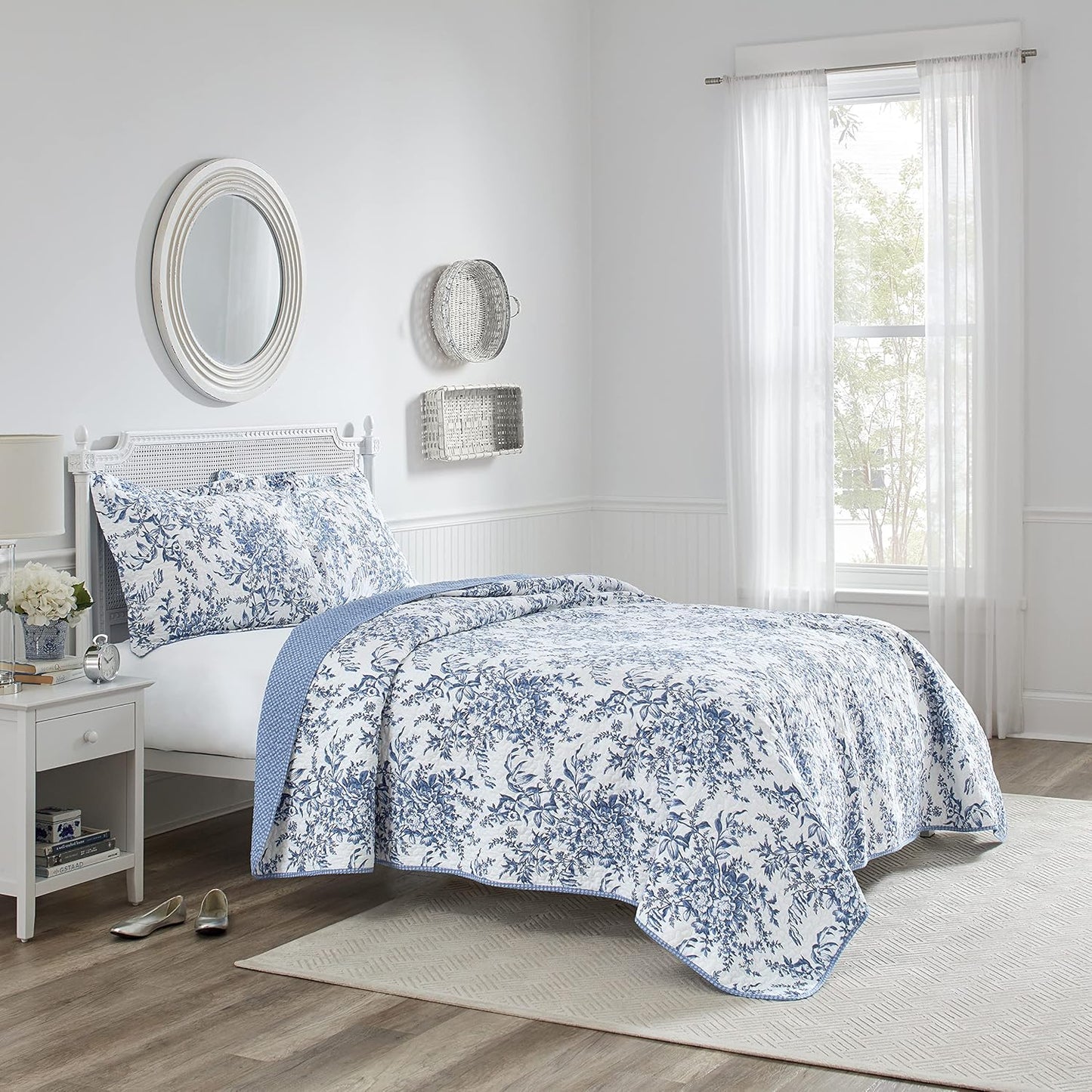 Dluxe Ave. ( TWIN ) 2 Pcs Quilt Set Reversible Cotton Bedding, for All Seasons,  Delft Blue