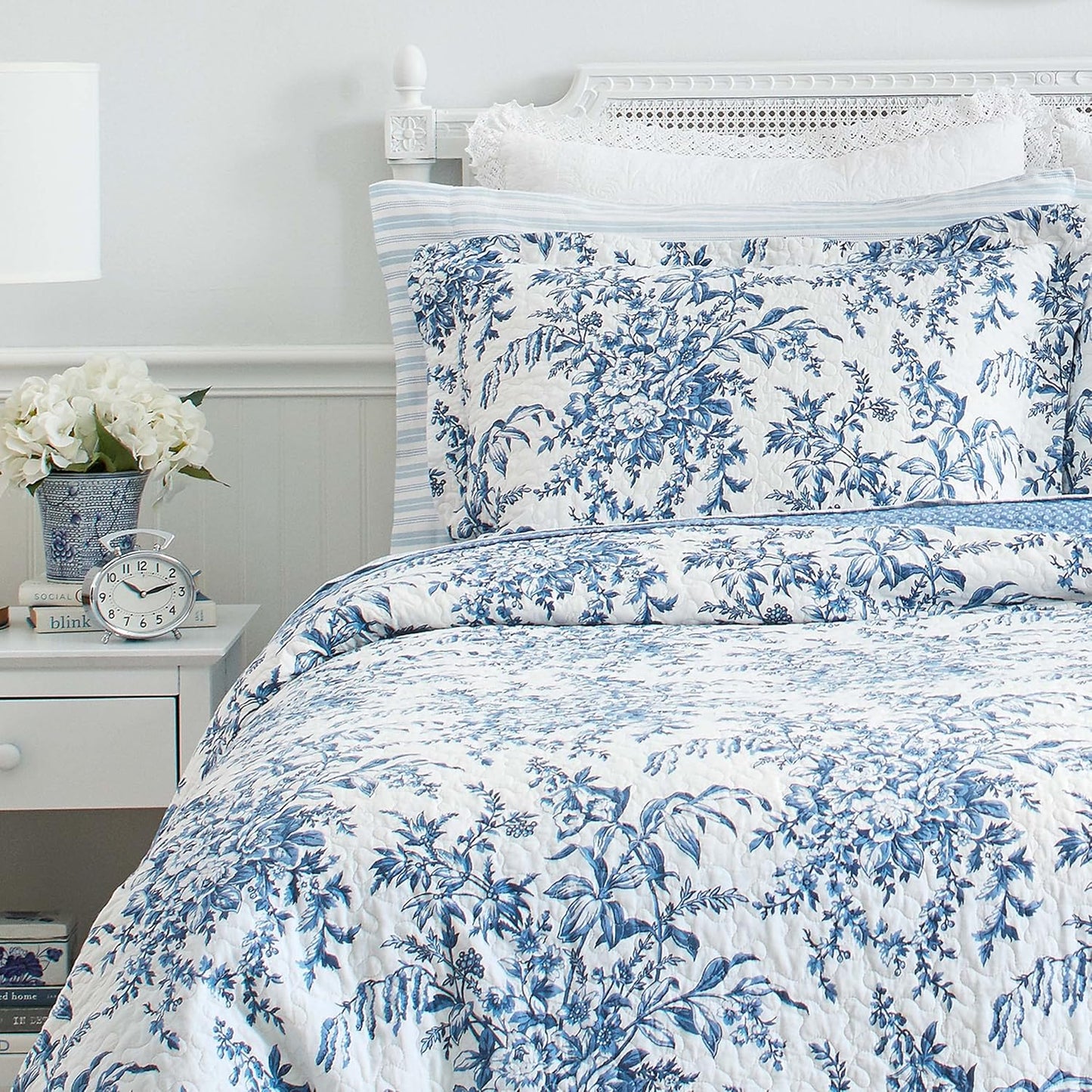 Dluxe Ave. ( TWIN ) 2 Pcs Quilt Set Reversible Cotton Bedding, for All Seasons,  Delft Blue