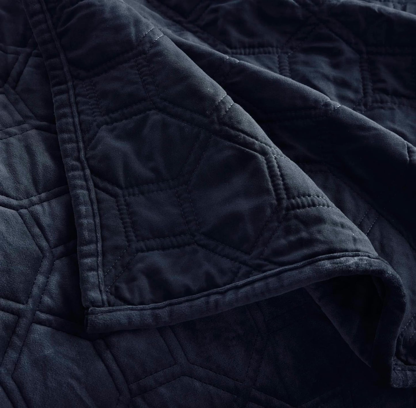 Dluxe Ave. ( FULL/ QUEEN ) 3 Pcs Quilt Set, Velvet Casual Geometric Stitching, All Season Lightweight, Navy 90x90