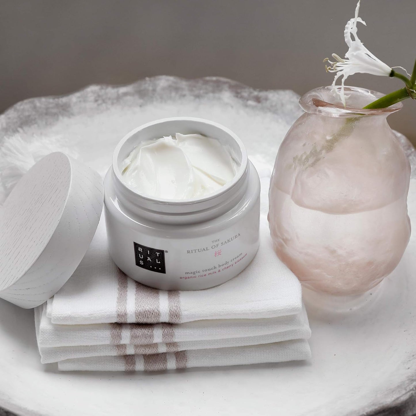 Dluxe Ave. RITUALS The Ritual of Sakura Body Cream 220 ml