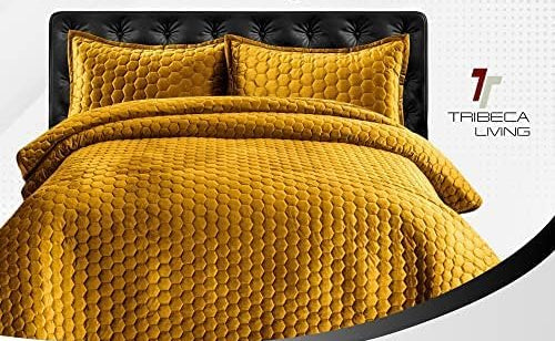 Dluxe Ave. ( QUEEN ) 3 Pcs Velvet Quilt Set, Three-Piece Honeycomb Stitch Bedding, Super Soft 260GSM Velvet/ Gold