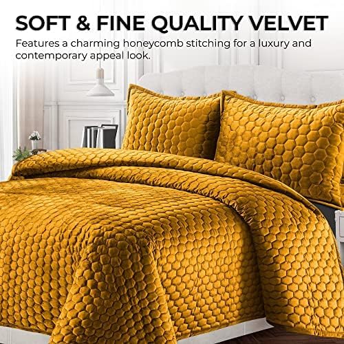 Dluxe Ave. ( QUEEN ) 3 Pcs Velvet Quilt Set, Three-Piece Honeycomb Stitch Bedding, Super Soft 260GSM Velvet/ Gold