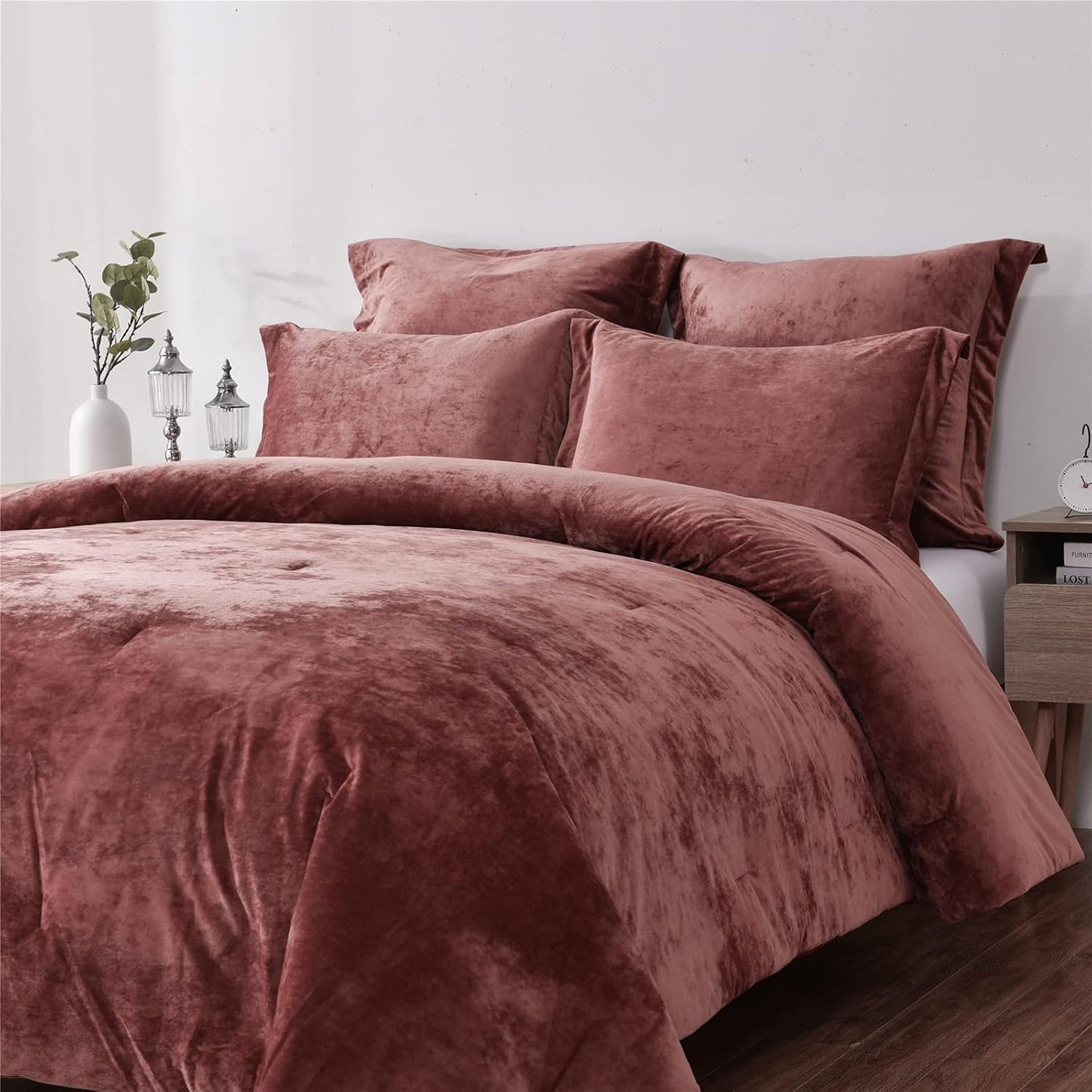 Dluxe Ave. ( KING) 5 Pcs Distressed Velvet Comforter Set/ Dull Red