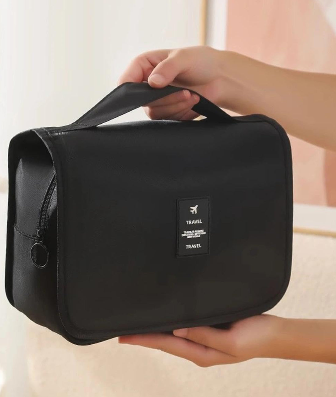 Dluxe Ave. Hanging Travel Toiletry Bag / (Black)