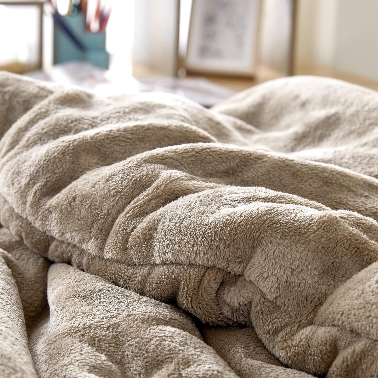 Dluxe Ave. ( QUEEN) 3 Pcs Oversized  Comforter Set/ Winter Twig/ Beige