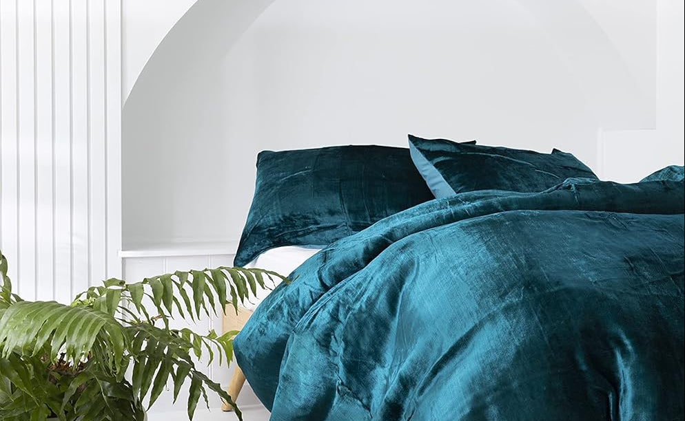 Dluxe Ave. ( TWIN) 3 Pcs Ultra Luxury Rayon Velvet Bedding, Boho Solid {Duvet Cover} UO Comforter Cover, Teal Blue  68"x90"