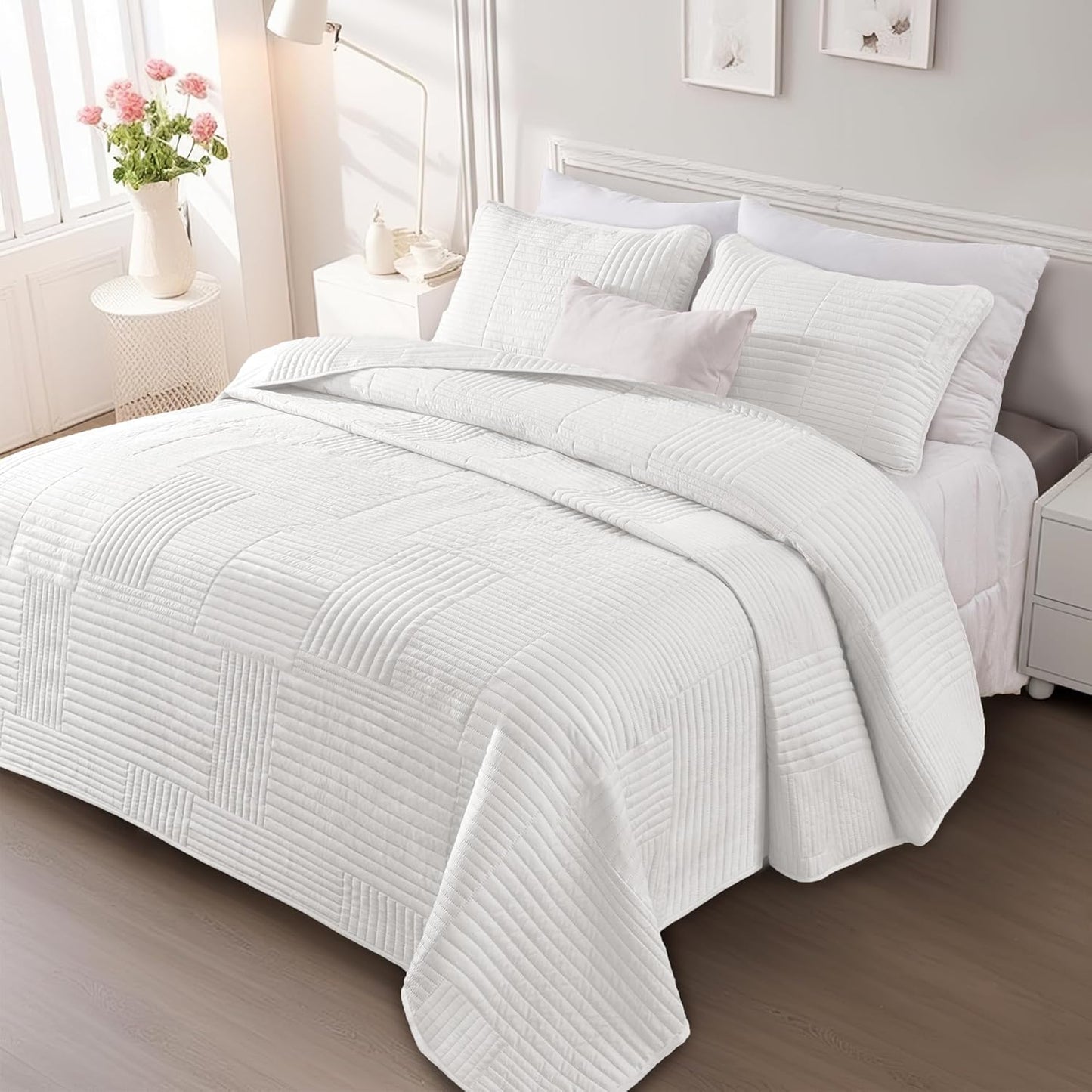 Dluxe Ave. ( KING ) 3 Pcs Ultra Soft Quilt Bedding Set/Lightweight Bedspreads for All Seasons/ White