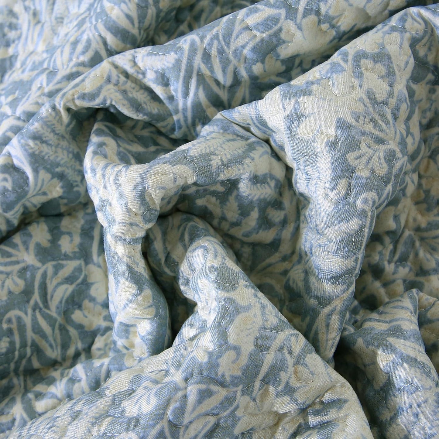 Dluxe Ave. (CALIFORNIA KING) Bluish Grey Botanical Quilt Set 3Pcs for All Season (112x104)