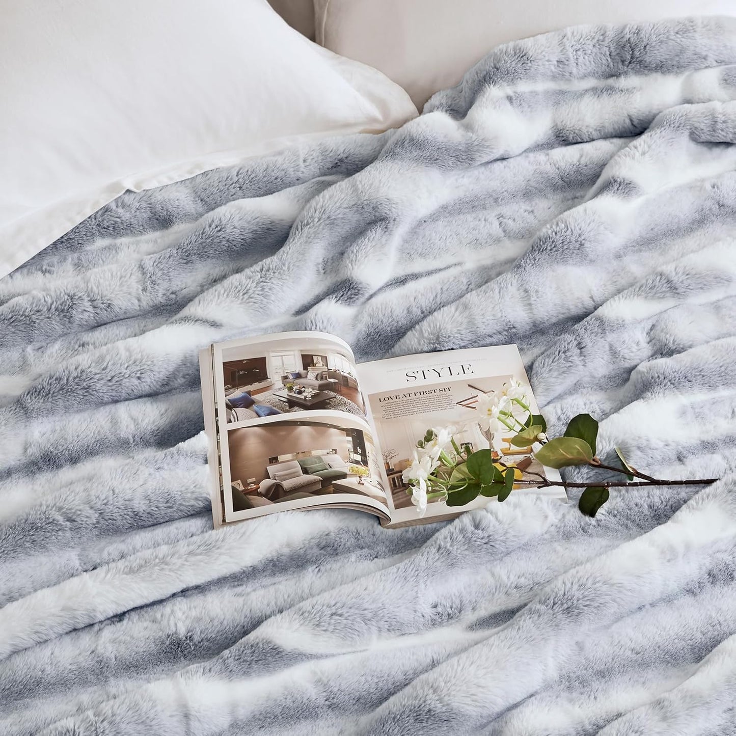 Dluxe Ave. ( TWIN ) Luxury Fluffy Faux Rabbit Fur Throw Blanket/  (Snow Lynx) 60"x80"