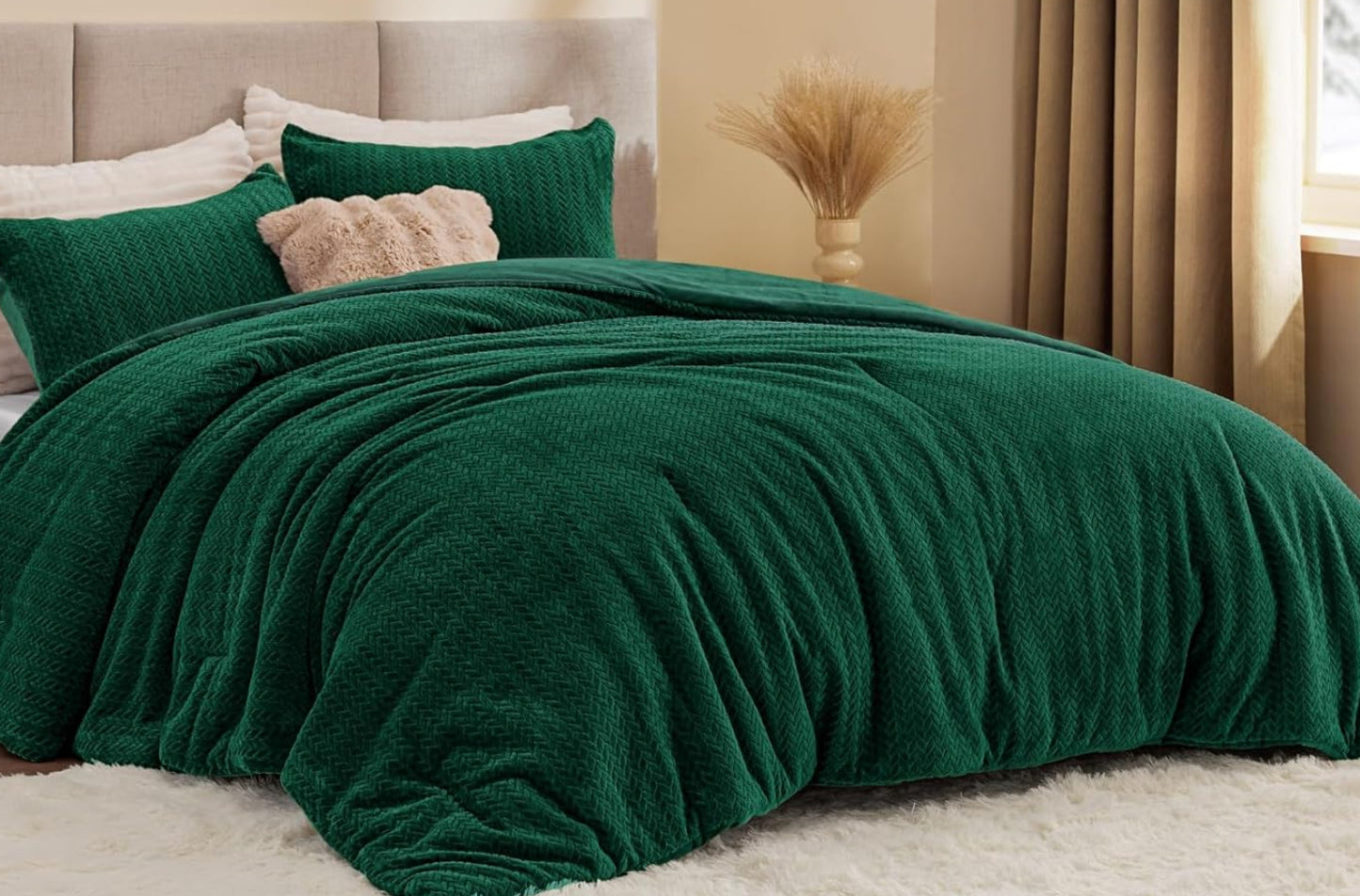 Dluxe Ave. ( FULL ) 3 Pcs Fluffy Comforter Set, Furry Leaves Pattern Faux Fur, Velvet Bedding, Green
