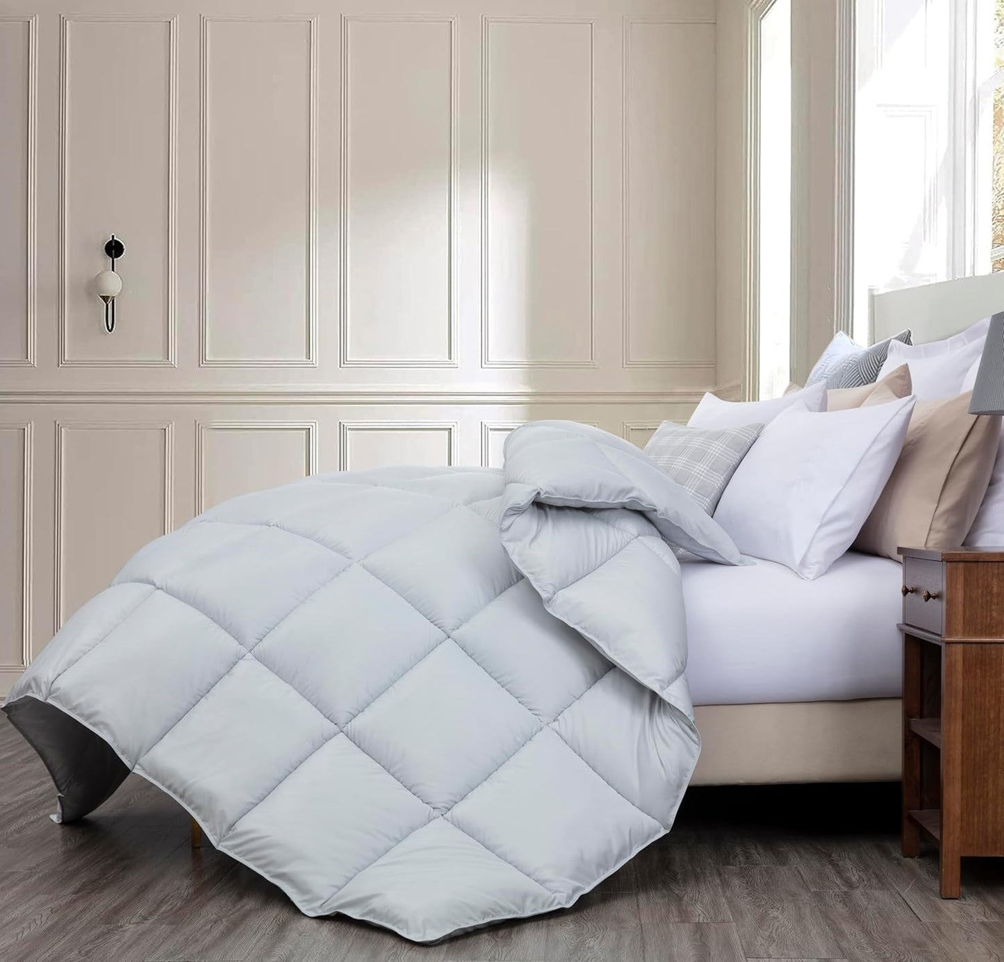 Dluxe Ave. ( QUEEN ) Comforter for All Season/ Down Alternative Plush Microfiber Fill Box Stitch Quilted/ Silver Gray