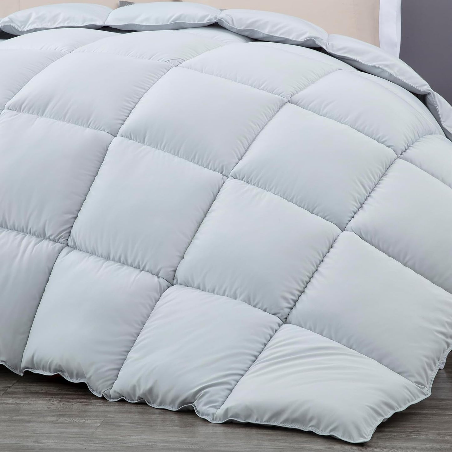 Dluxe Ave. ( QUEEN ) Comforter for All Season/ Down Alternative Plush Microfiber Fill Box Stitch Quilted/ Silver Gray