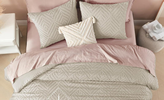 Dluxe Ave. ( QUEEN ) 3 Pcs Tufted Boho Farmhouse Bedding Comforter Set, Lightweight Fluffy Comforter/ Oatmeal