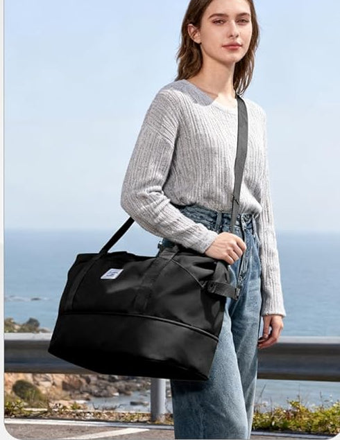 Dluxe Ave.Travel Duffle Bag/ Carry On/ Airline Approved/ Black