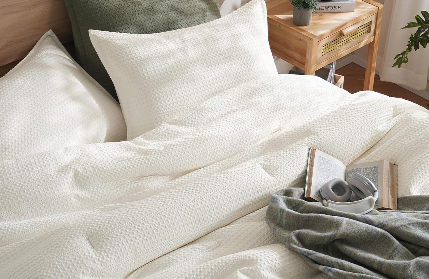 Dluxe Ave. ( KING ) 3 Pcs Cream Waffle Weave Comforter Set/ Ultra Soft Textured/ for All Season/ Cream