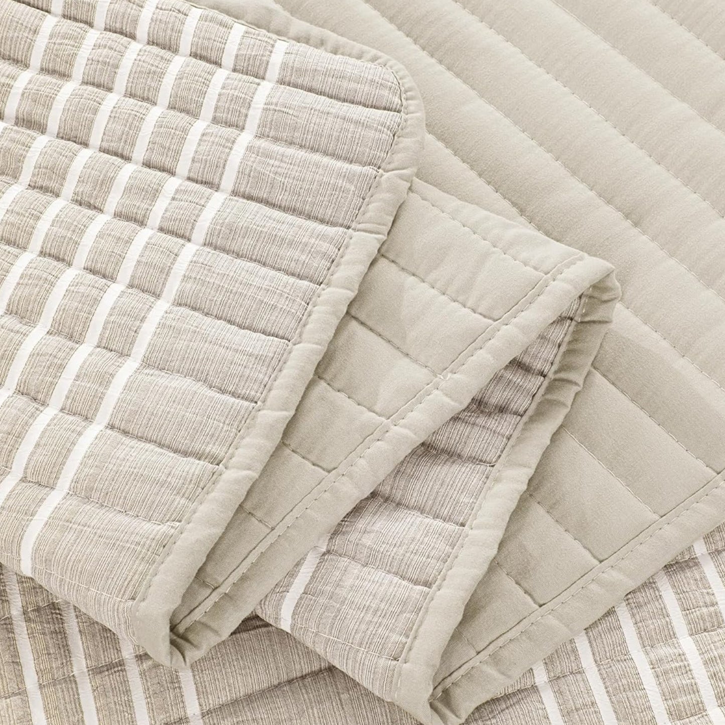 Dluxe Ave. ( KING ) 3Pcs Quilt Bedding Set/ All Season/ Beige