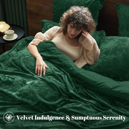 Dluxe Ave. ( QUEEN ) 5 Pcs Velvet Comforter Set/ Soft Luxury Silk Bedding Comforter/ Emerald Green