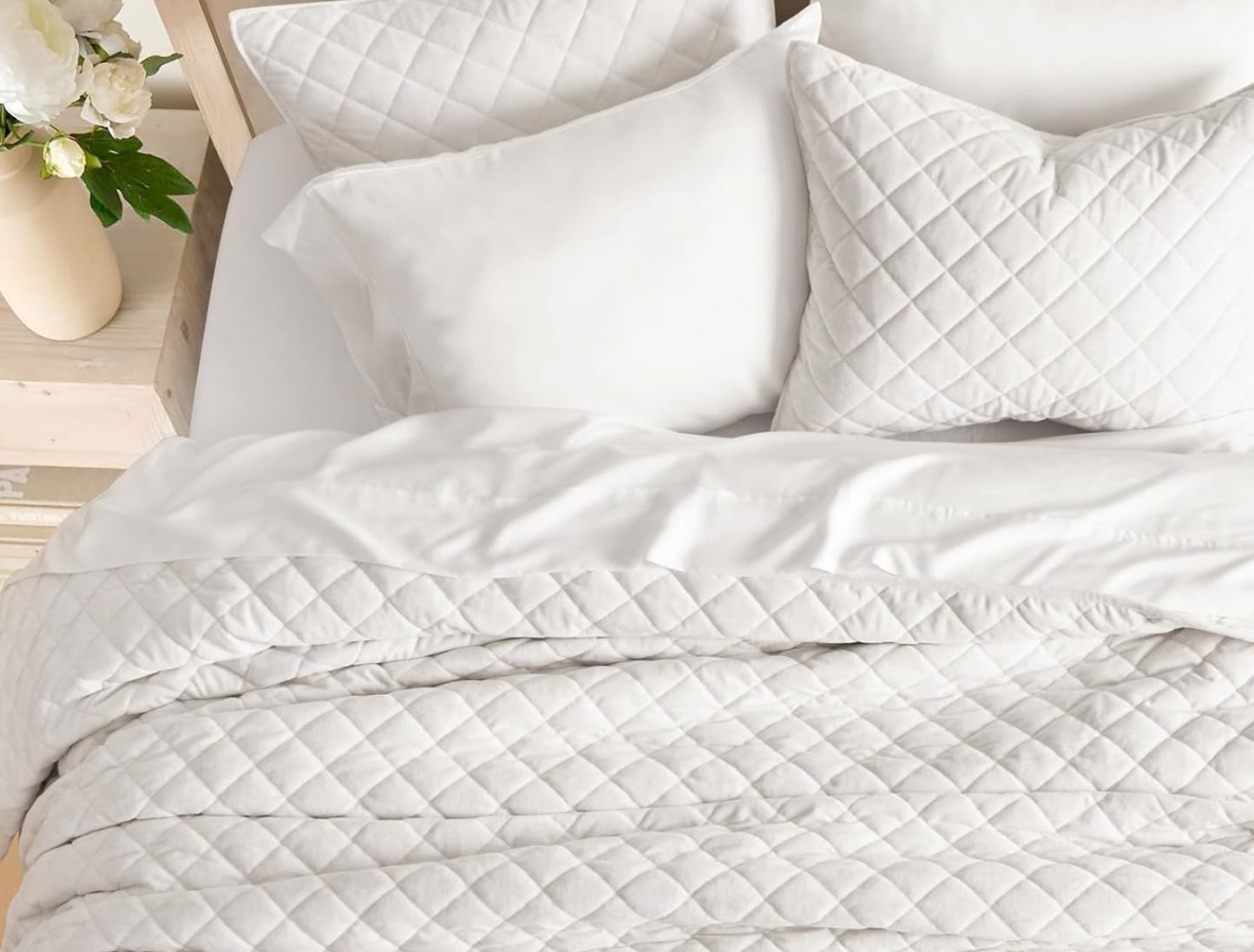Dluxe Ave. ( KING/ CALI. KING ) Luxury Velvet Quilt Set/ Ivory White