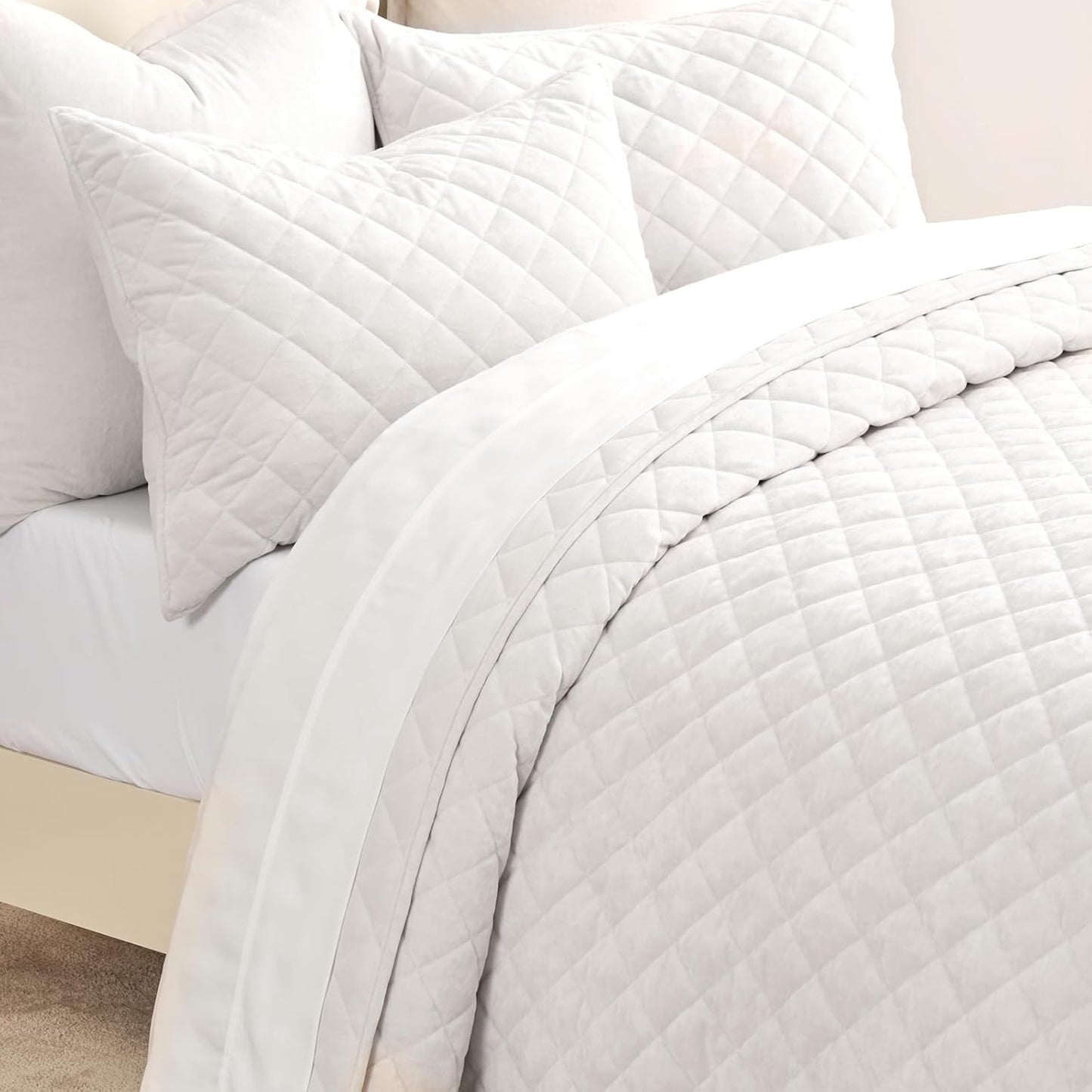 Dluxe Ave. ( KING/ CALI. KING ) Luxury Velvet Quilt Set/ Ivory White