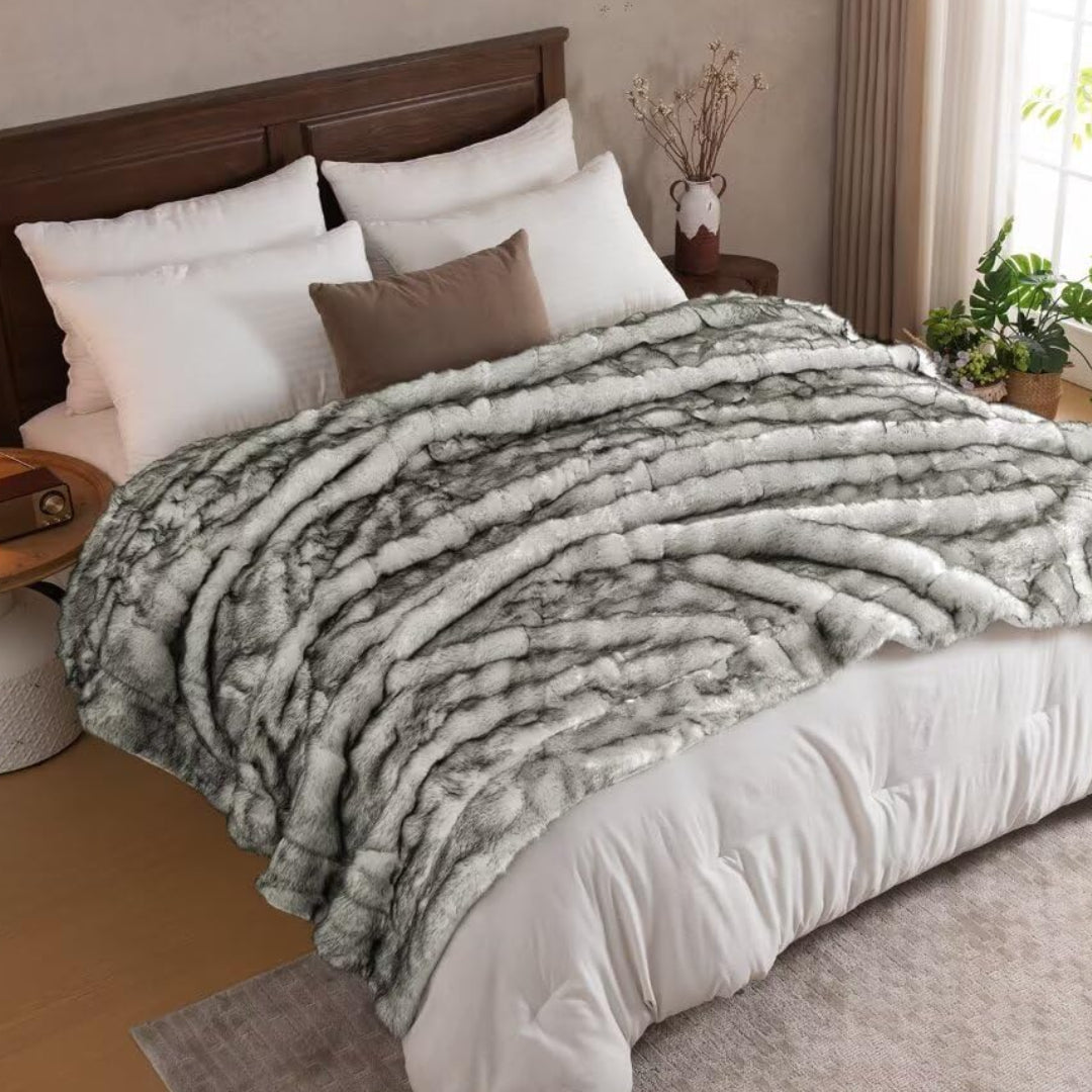 Dluxe Ave. ( TWIN )Luxury Faux Fur Blanket, Super Thick Warm Long Fluff FuzzyBlanket, for Bed or Sofa (White) 60"x80"