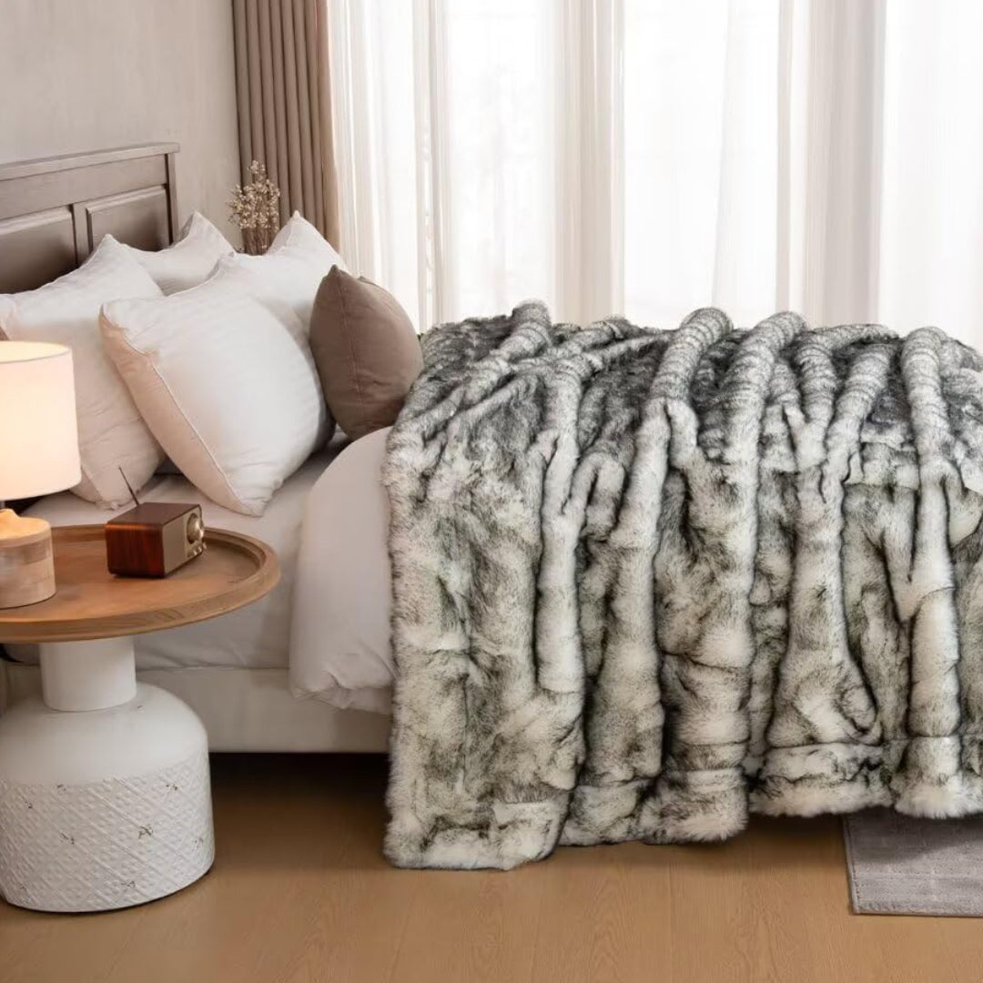 Dluxe Ave. ( TWIN )Luxury Faux Fur Blanket, Super Thick Warm Long Fluff FuzzyBlanket, for Bed or Sofa (White) 60"x80"