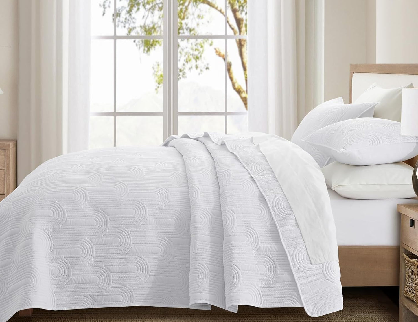 Dluxe Ave. ( TWIN ) Quilt 2-PieceSet, for All Seasons, White