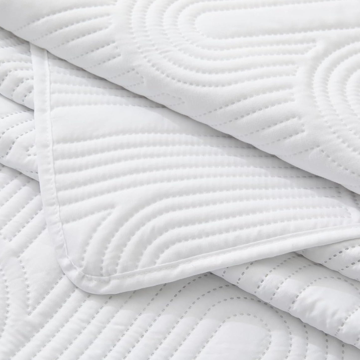 Dluxe Ave. ( TWIN ) Quilt 2-PieceSet, for All Seasons, White