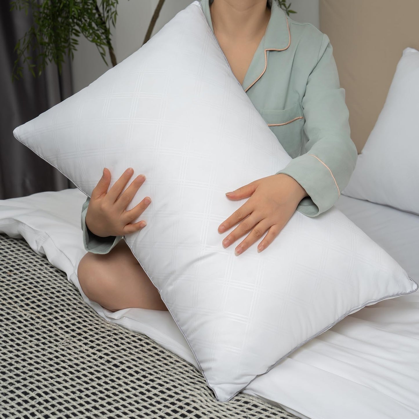Dluxe Ave. ( STANDARD ) Pillows for Sleeping, Set of 4 { SOFT }  Luxury Hotel Quality, White