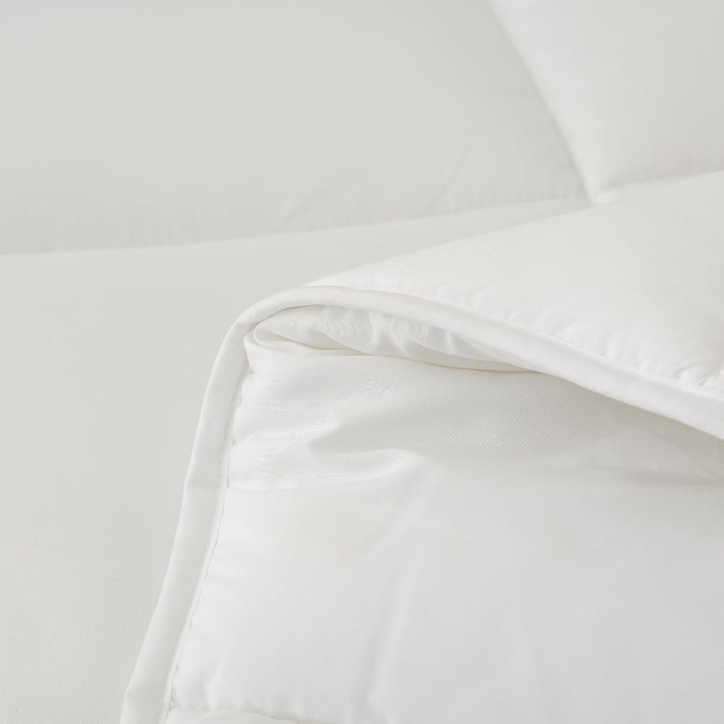 Dluxe Ave. ( QUEEN ) Down Alternative Comforter Duvet Inserts, All Season Ultra Soft Double Brushed Microfiber Shell Classic Box Stitched, with 8 Corner Tabs/ White