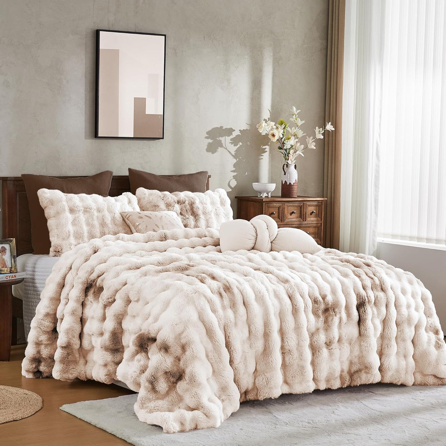 Dluxe Ave.( QUEEN ) 3 Pcs Fluffy Faux Rabbit Fur Bubble Comforter Set/  Beige