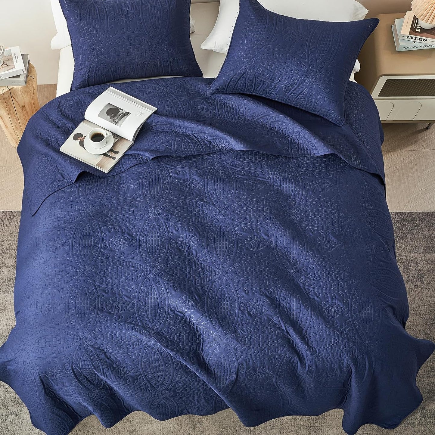 Dluxe Ave. ( CALI./ KING) 3 Pcs Quilt Bedding Set/ Lightweight Soft for All Season/ Navy Blue