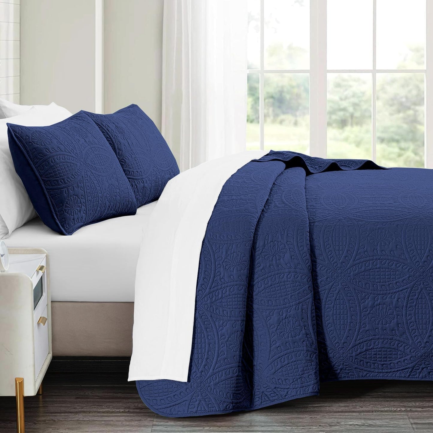 Dluxe Ave. ( CALI./ KING) 3 Pcs Quilt Bedding Set/ Lightweight Soft for All Season/ Navy Blue