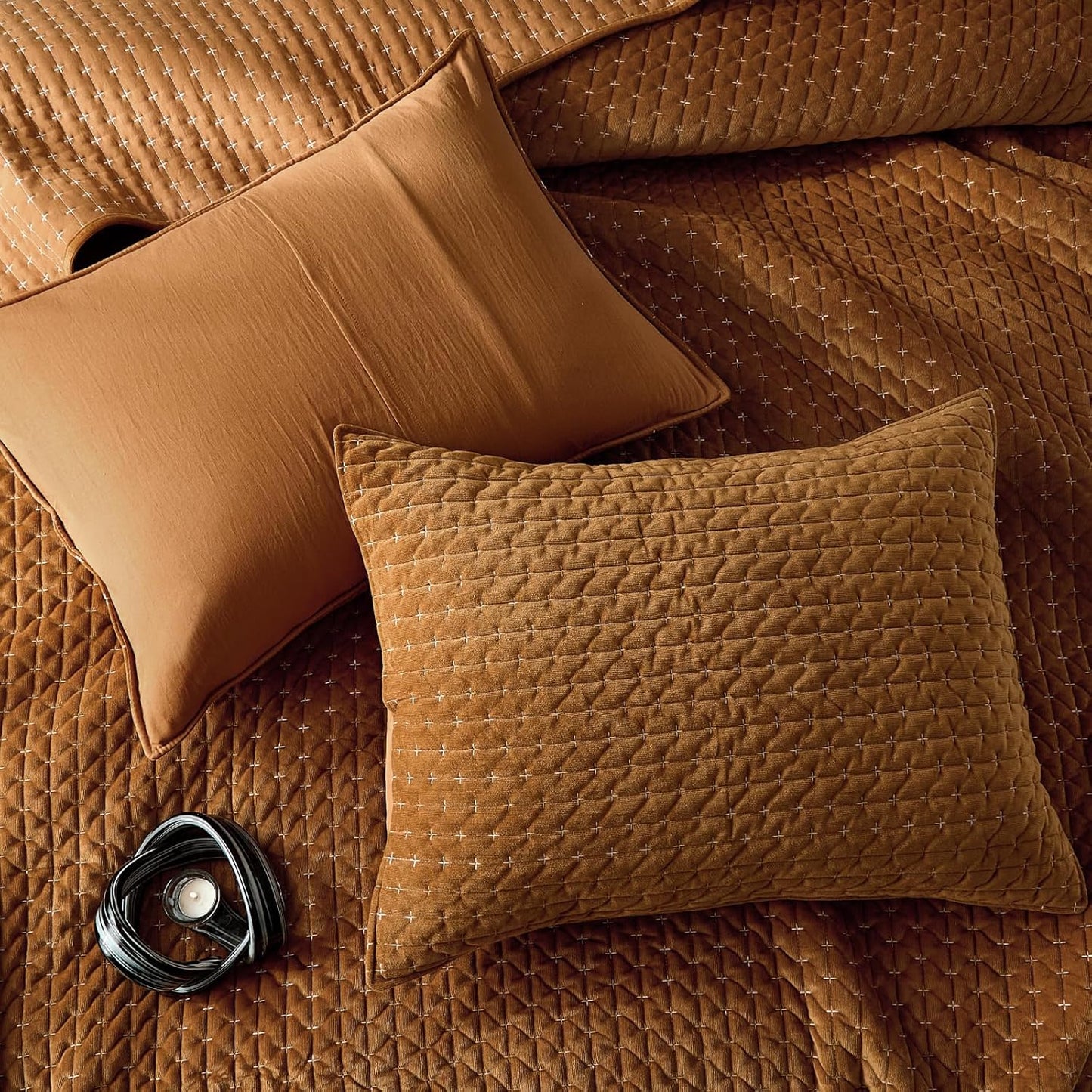 Dluxe Ave. ( QUEEN ) 3 Pcs Luxury Velvet Quilt Set, for All Season, Gold Caramel
