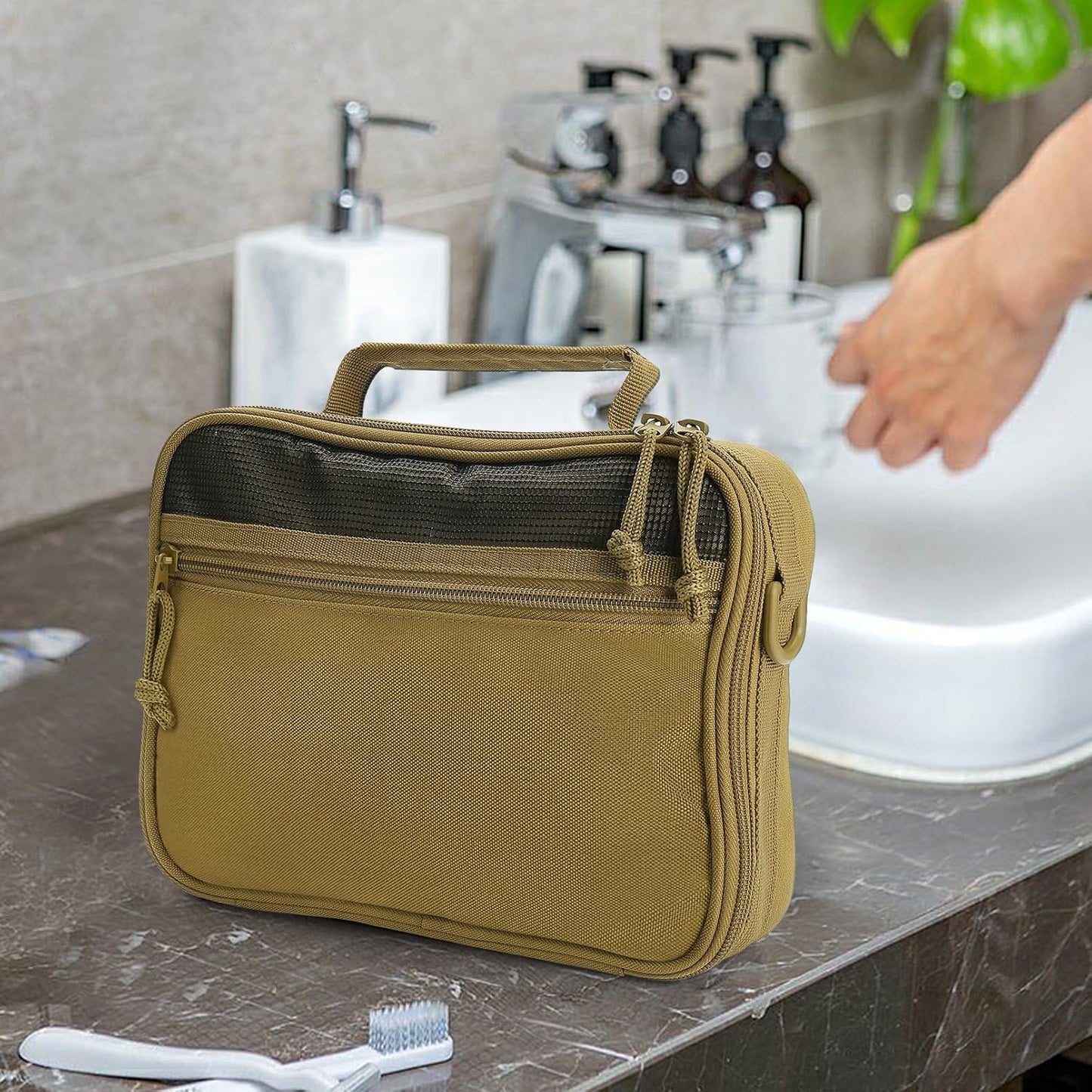 Dluxe Ave. Toiletry Travel Bag / Khaki